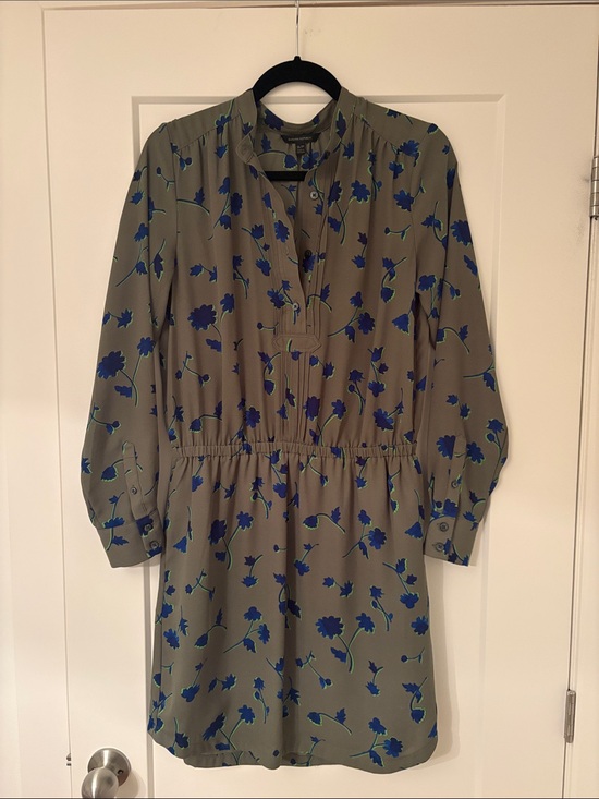 Banana Republic Dresses & Skirts - Banana Republic Taupe Blouse with Blue Floral Print